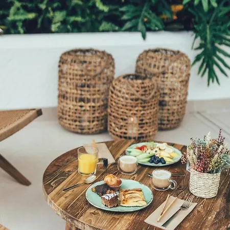 Cala Lanuza Apartmanhotel