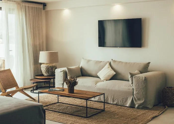 Cala Lanuza Aparthotel